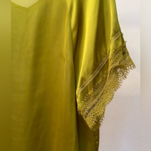 Ryegrass silky soft sheer olive green blouse, slight scallop lace sleeve Size XL - Picture 4 of 9